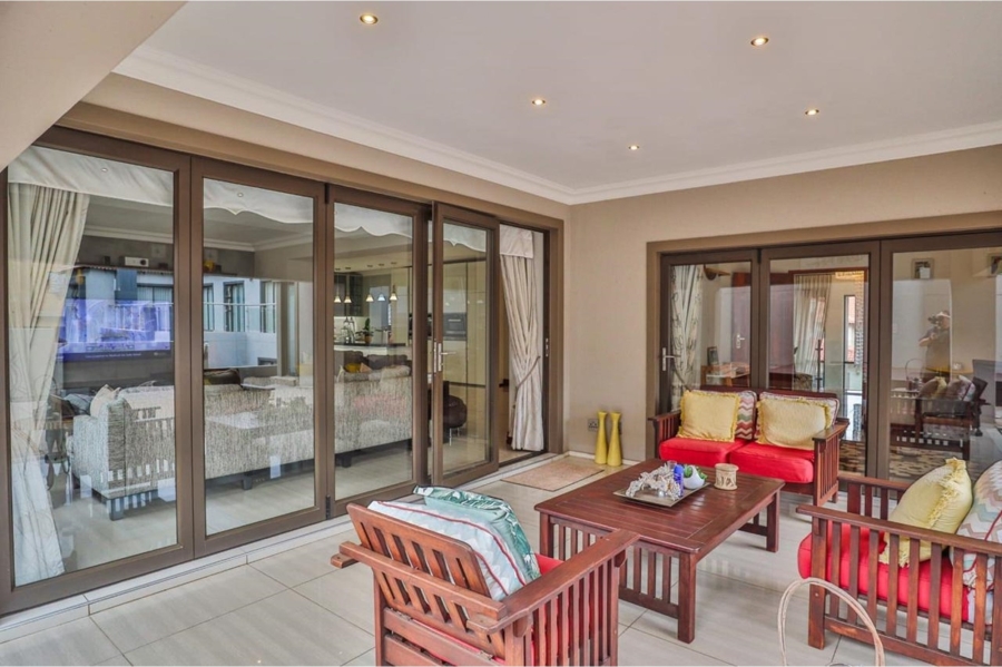 6 Bedroom Property for Sale in Birdwood Estate North West